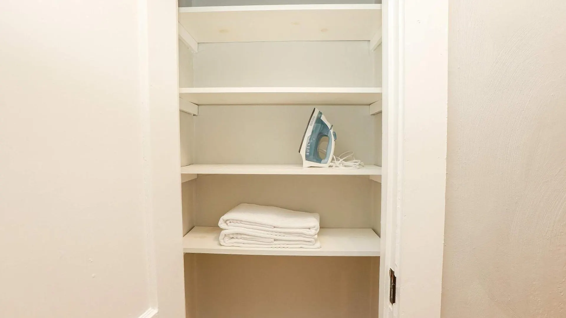 Sojourn At Colley Manor Unit 4 Sleeps 4 Apartment Norfolk